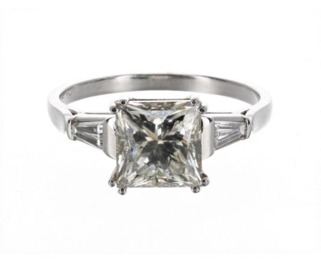 Fine platinum princess-cut solitaire diamond ring, with tapered baguette shoulders, 3.20ct approx, clarity VS, colour J/K, 5.