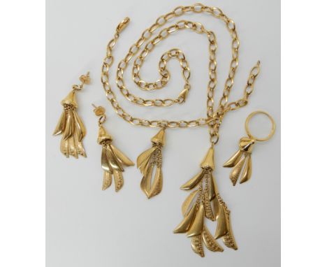 A SUITE OF ARABIC GOLD JEWELLERY all bearing the stamp 21k, with textured panel drops, comprising of a pendant necklace, leng