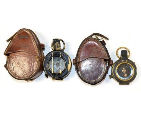 A First World War Verner's Pattern VIII Pocket Marching Compass, the reverse stamped with broad arrow, F-L, No.89362, 1917, i