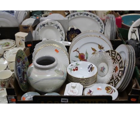 TWO BOXES OF CERAMICS INCLUDING ROYAL WORCESTER EVESHAM PATTERN PORCELAIN PLATES, Royal Doulton Burgundy pattern dinnerwares,