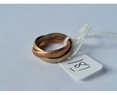 A triple ring 9ct wedding band size K  4.7g
