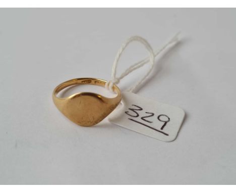 A signet ring in 18ct gold - size O - 4.3gms