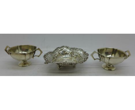 Two small silver cups and a silver dish, total weight 73g 