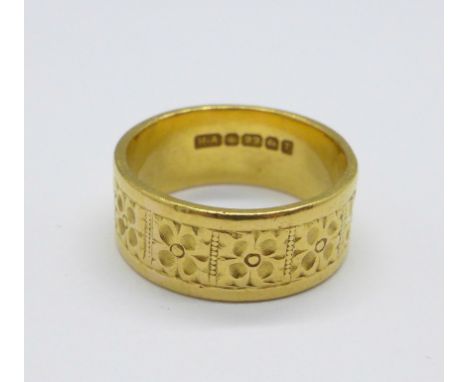 A 22ct gold ring, 6.7g, K 