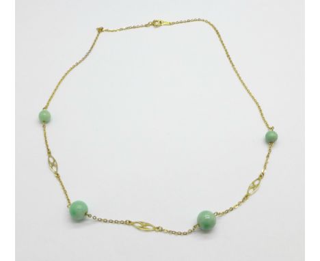 A 9ct gold and jade necklet, 3.8g 