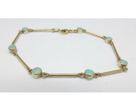 A 9ct gold and opal bracelet, 4g 