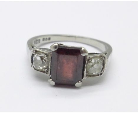 A platinum, diamond and red stone ring, 4.3g, K 