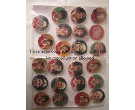 MAN UNITED BADGES   Twenty two Manchester United button badges from the 1980's.     Generally good