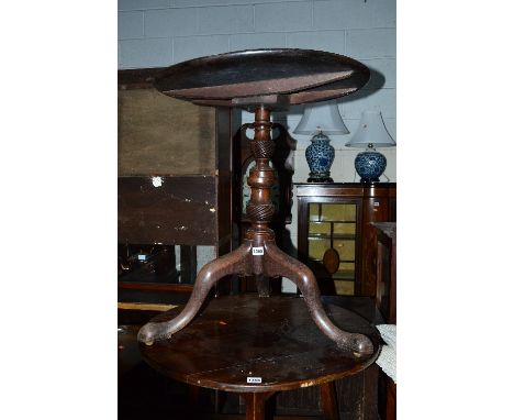 A GEORGIAN MAHOGANY CIRCULAR TILT TOP TRIPOD TABLE