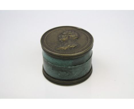 A 19th century circular medallion snuff box, commemorating the life of Charles James Fox, The Illustrious Patriot Departed th