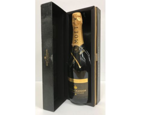 One bottle Moët et Chandon Grande Vintage Champagne 2002, boxed 