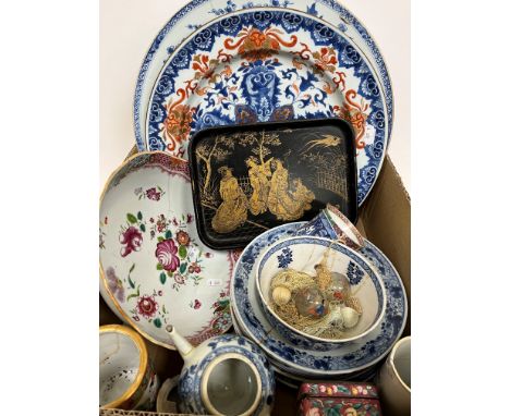 A collection of various Chinese porcelain wares to include blue and white charger, Imari pattern charger, puce decorated flor