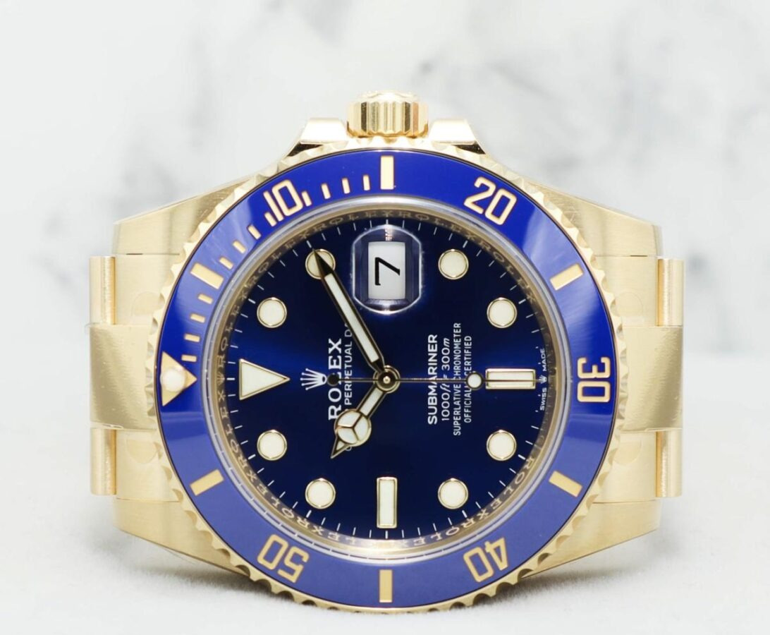 2023 LNIB Rolex Submariner Sunburst Oyster 126618LB
