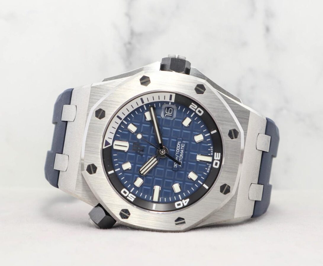 2025 New Audemars Piguet Royal Oak Offshore Diver Strap 15720ST.OO.A027CA.01