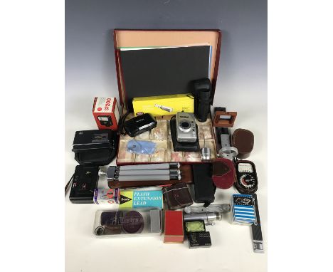 Sundry vintage cameras and photographic equipment including a Hanimex 35HS camera, an Olympus U-I camera, a Kodak Pocket Inst