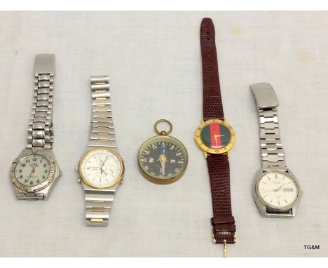 4 Gent's watches and a compass to include a Gucci watch
