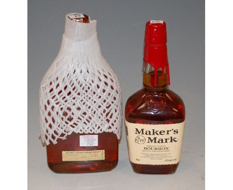 Labrot & Graham Woodford Reserve Kentucky straight bourbon whisky, batch 13, bottle No.1183, 1 litre, 45.2%; and Makers Mark 