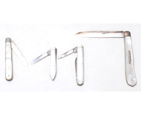 A pair of silver and mother of pearl penknife with mother of pearl handles and silver hallmarked blades. Makers marks impress