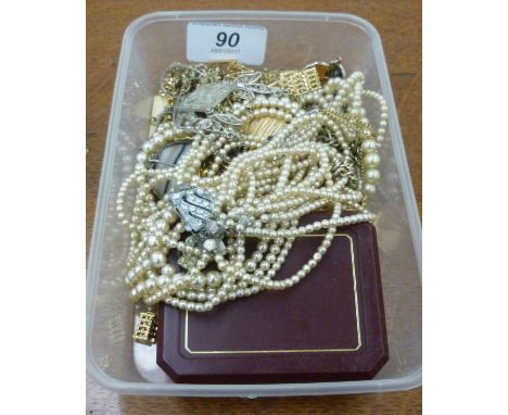 Costume jewellery: to include two pearl necklaces and earrings       S