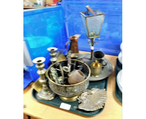 A quantity of brassware and effects, to include horse brasses, part of candlesticks, table lamp, salver, etc. (1 tray)