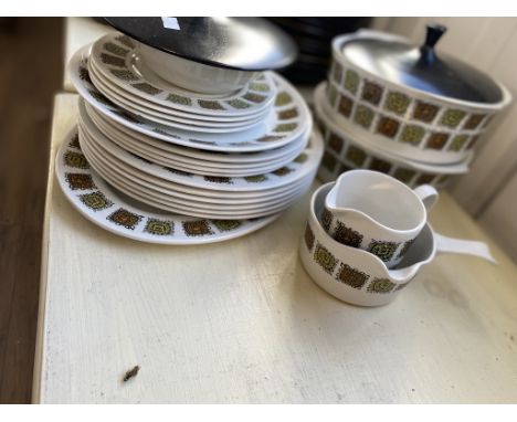 A box of Myott's Aztec tableware &amp; kitchenware