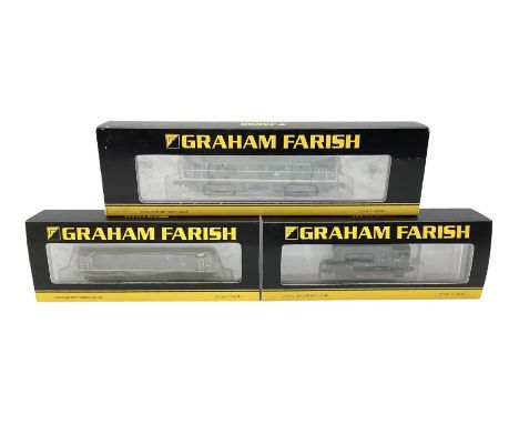 Graham Farish by Bachmann 'N' gauge - Class 31 diesel locomotive no.5826, Class 25/1 locomotive no.D5177 and Class 08 diesel 