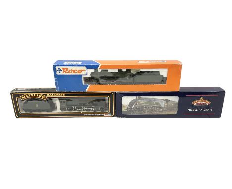 '00' gauge - Bachmann Class A4 4-6-2 locomotive 'Sir Nigel Gresley' No.60007 in BR Express Blue; Mainline Royal Scot Class 'P