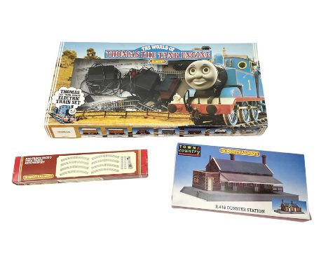 Hornby '00' gauge - The World of Thomas The Tank Engine Set; boxed; Track Pack D Twin-track Extension Set; boxed; and unassem