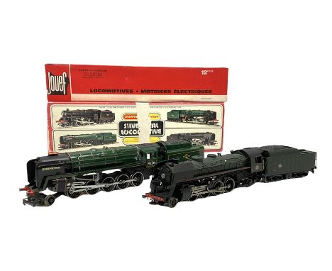 '00' gauge - French Jouef SNCF 2-8-2 locomotive No.141-R-416 with eight-wheel tender; and Hornby Class 9F 2-10-0 locomotive '