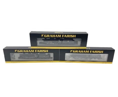 Graham Farish by Bachmann 'N' gauge - Class B1 2-6-0 'Roedeer' locomotive no.1040, Standard Class 4MT 2-6-0 locomotive no.760