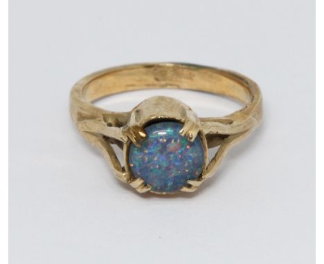 An opal doublet ring, yellow metal unmarked, gross weight 4.2g, size J/K.  