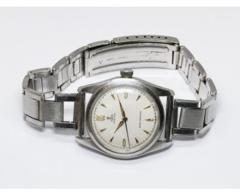 A stainless steel Rolex Tudor Oyster watch, circa 1960, case diam. 35mm, 17 jewel manual wind movement.  Condition - winding,