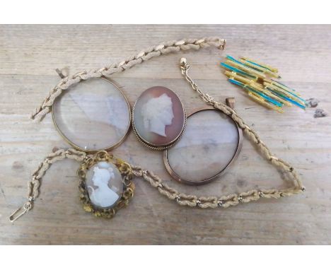 Assorted antique and vintage yellow metal and gold plated jewellery.  