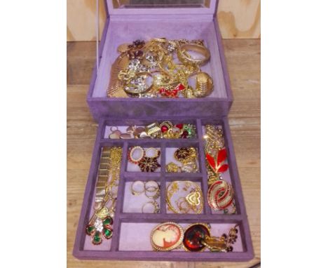 A jewellery box and contents including yellow metal and vintage etc.  