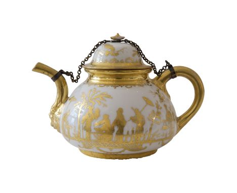   Teekanne Meissen  Teekanne mit montierter Kette, Meissen ohne Marke, "TK" Eisengallustinte, kugelige Form, Chinoiserien mit