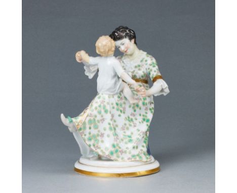 Figurengruppe "Mutter, mit einem Kind spielend" - Paul HelmigKönigliche und Staatliche Porzellan Manufaktur, Meissen um 1911-