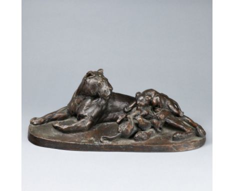 August Gaul1869 Großauheim - 1921 Berlin - "Mutterfreuden" - Bronze. Braun patiniert. 1/10. H. 22,5 cm. B. 56 cm. T. 21 cm. A