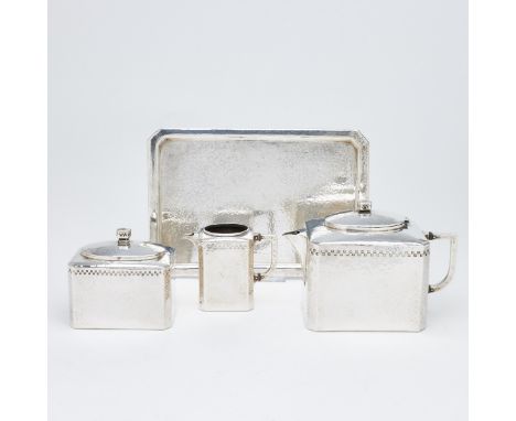 4tlg. Art Deco TeeserviceDeutschland, um 1910. 800er Silber. Punzen: 800, Halbmond/Krone. Gew.: 2170 g. Best. Teekanne H. 15,