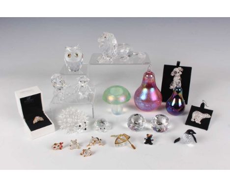 A Swarovski Crystal Inspiration Africa Lion, Annual Edition 1995, boxed, together with a small group of other mostly Swarovsk