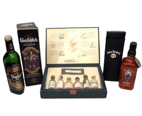 Glenfiddich Pure Malt Scotch Whisky (Clans of the Highlands of Scotland Series) "Clan Murray", in tin box, 70cl, 40% vol, Jac