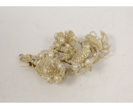 Early 19th century seed pearl brooch of floral form with gold frame, c.1830. 