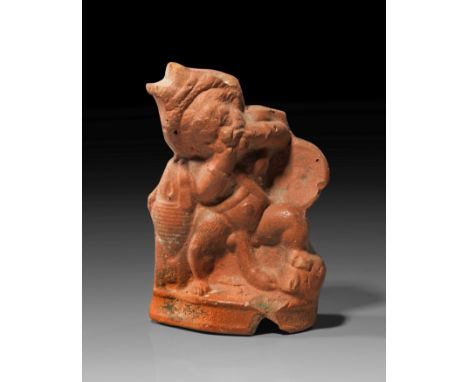 Zwerg mit Riesenphallus. Römische Kaiserzeit, südöstlicher Mittelmeerraum, 1. - 2. Jh. n. Chr. H 11,8cm, B 8,2cm. Rote Terrak