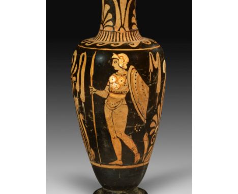 Kampanische rotfigurige Bügelhenkelamphora des Libation-Malers. Capua II, 340 - 330 v. Chr. H 36,5cm, ø Mündung 9,4cm, ø Körp