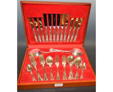 A canteen of Queens pattern silver plated flatware, cased