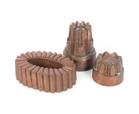 3 Vintage copper and tin jelly/cake moulds, tallest 15cm 