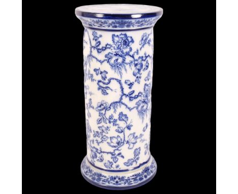 A Chinese design blue and white jardiniere/stick stand, H53cmGood overall condition, no obvious damage, just all over crazing