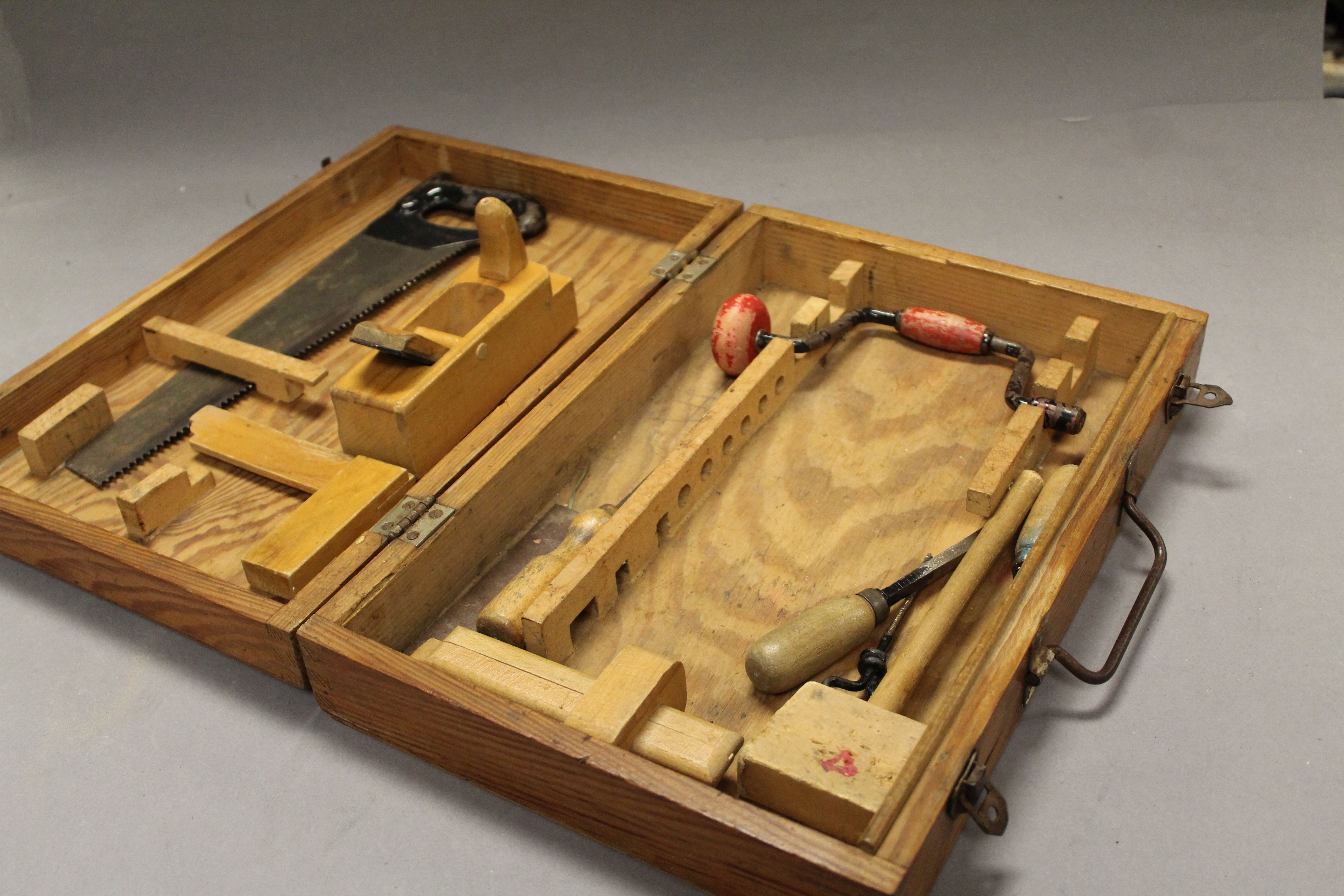 A vintage boxed child's carpentry set
