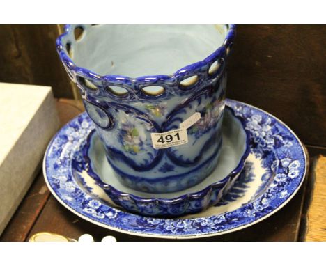 19th century Wedgwood 32cm ' Ferrara ' pattern meat dish, Six Royal Albert Old Country Roses items including 4 thimbles and a