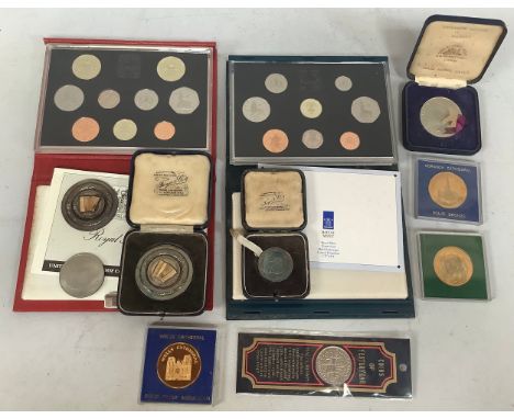 A small collection of assorted coins and sets comprising cased Royal Mint proof coin collections from 1989 and 1990 and three