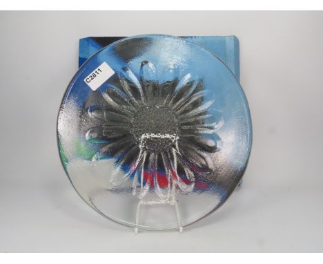 Dartington crystal glass cheese platter decorated with a daisy, 10.5" diameter. With box.